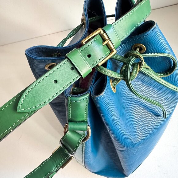 Louis Vouitton 1995 Noé Blue Green Bicolour Epi Leather Drawstring Bucket Bag. - Picture 11 of 13